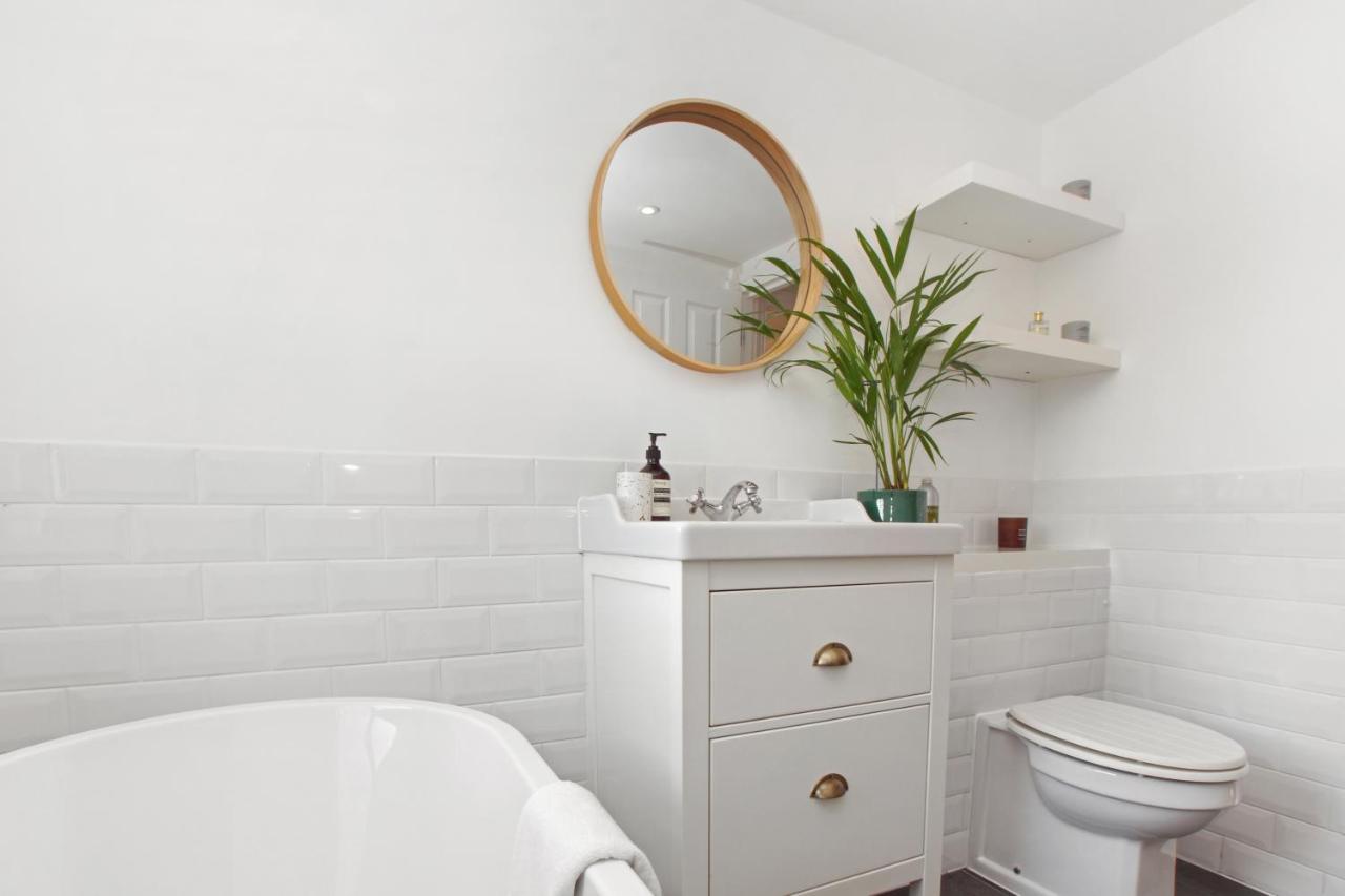 Bright, Stylish & Cosy 3-Bed Flat Near Mile End Apartment Лондон Екстериор снимка