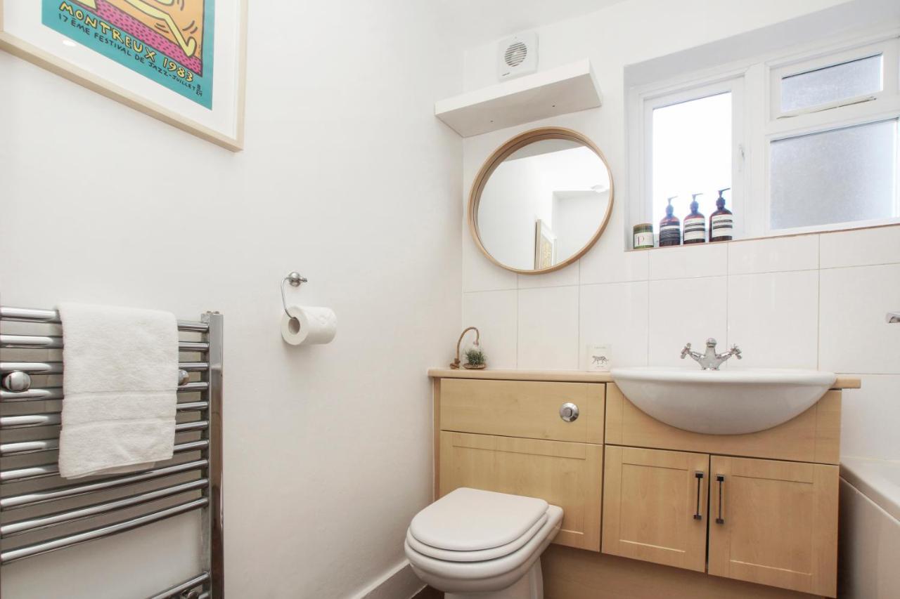 Bright, Stylish & Cosy 3-Bed Flat Near Mile End Apartment Лондон Екстериор снимка